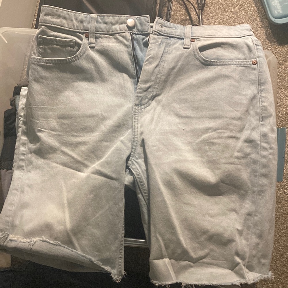 Cutoff denim shorts